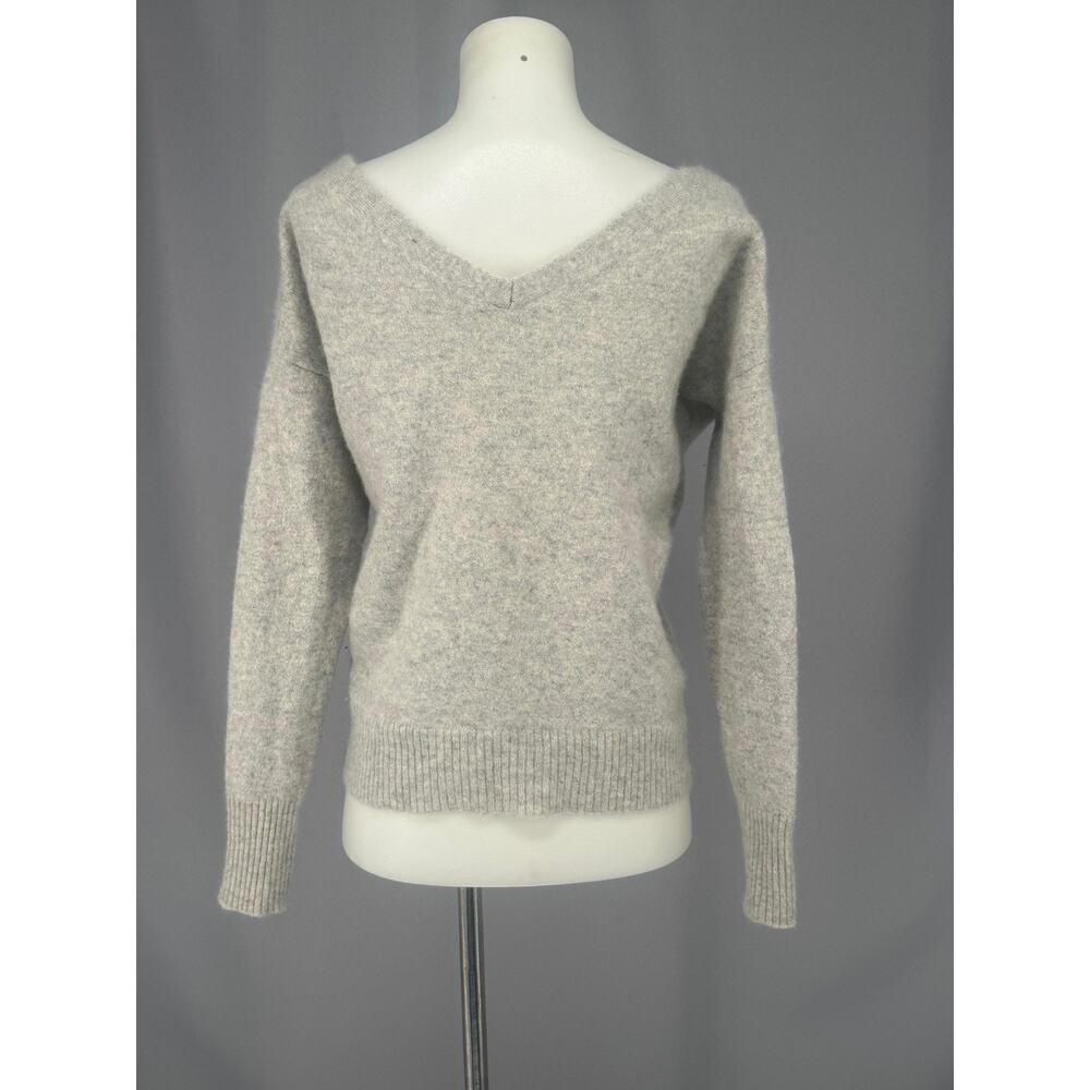 27 Miles Sweater Womens Medium Gray V Neck Fuzzy Knit Pullover Cozy Casual - Picture 3 of 12